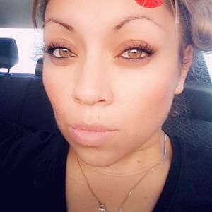 Meet your Posher, Alicia